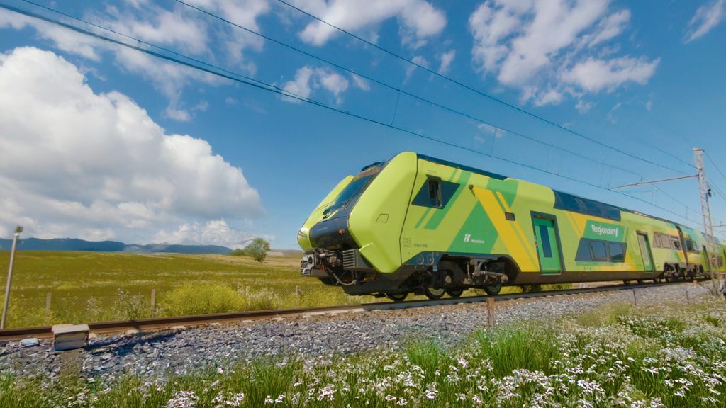 Roma–Civitavecchia, trova una borsa sul treno. E il problema diventa suo