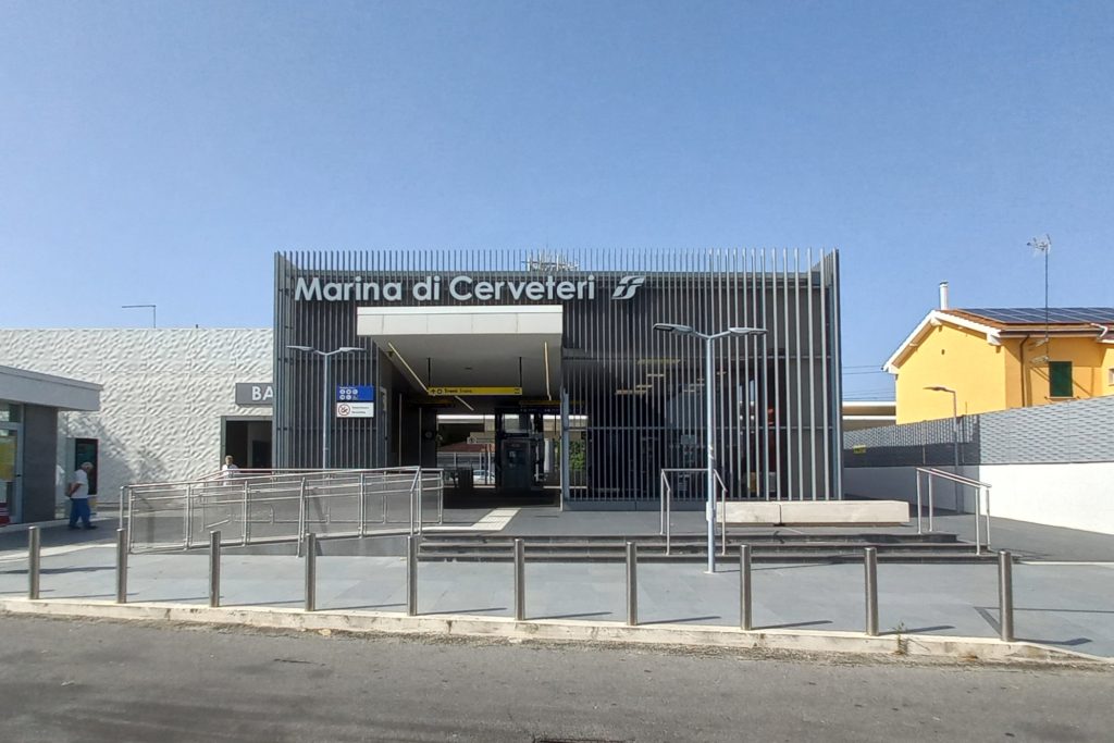 Persona travolta da un treno a Marina di Cerveteri: circolazione ferroviaria bloccata