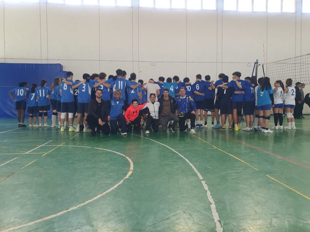 Ladispoli, il derby di pallavolo "Di Vittorio" - "Pertini" che insegna il fair play