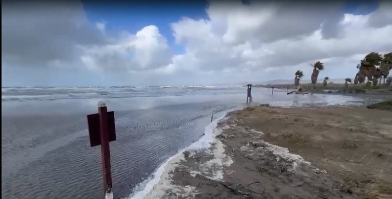 Torre Flavia a rischio dopo le mareggiate. Scuolambiente chiede interventi urgenti contro l’erosione