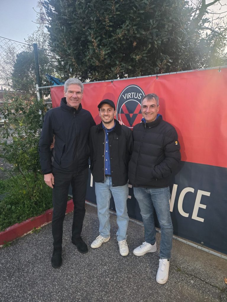 Calcio, Claudio Filippi, preparatore dei portieri del Milan, fa visita alla Virtus Marina di San Nicola