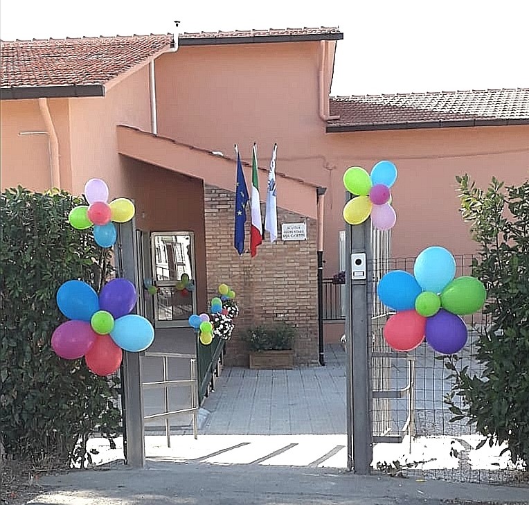 “Perché i bambini di Due Casette sono rimasti nei container? Colpa delle iscrizioni eccedenti della Salvo D’Acquisto mai redistribuite”