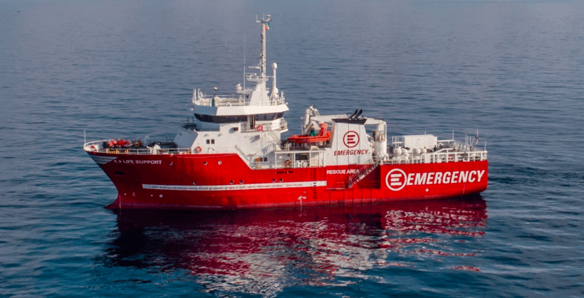 Civitavecchia, la nave Emergency, Life Support, verso il porto con 98 persone soccorse nel Mediterraneo centrale