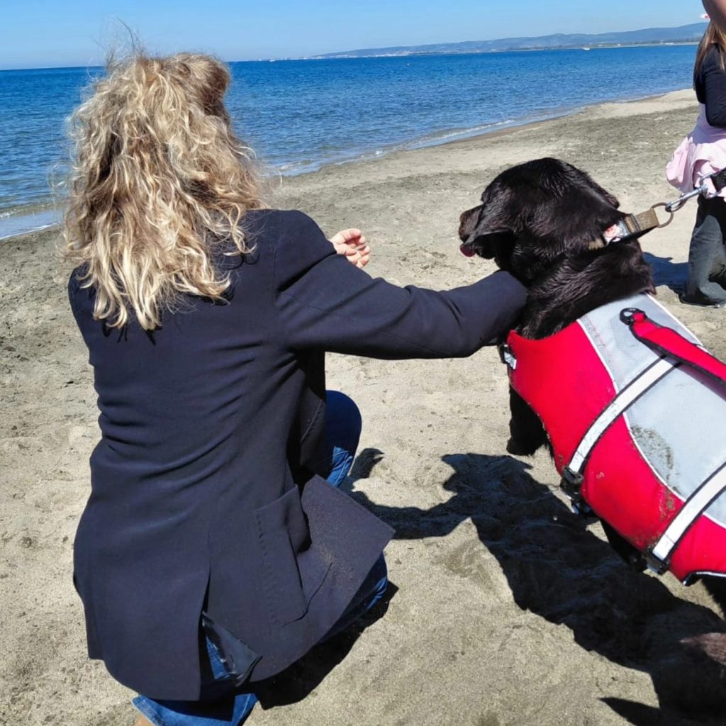 Cani da salvataggio e sicurezza in mare. Lezione speciale per gli alunni di Marina di Cerveteri
