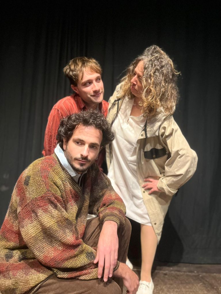 Al Cantiere Teatrale di Roma, in scena “Aiutami”, un dramma intimo tra cura e dipendenza