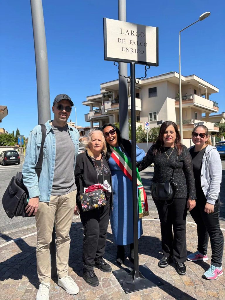 Ladispoli ha reso omaggio a De Falco con l’intitolazione di Largo Enrico De Falco