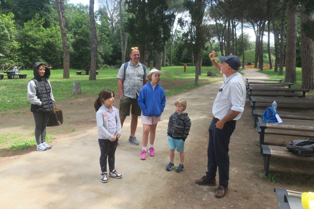 Cerveteri, nella Necropoli Banditaccia si sono celebrati gli uccelli migratori tra archeologia, natura e bambini