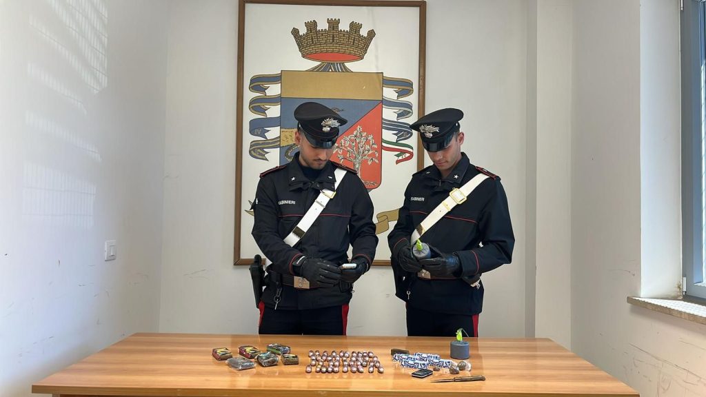 Ladispoli, blitz antidroga dei Carabinieri: due arresti e 1,5 kg di hashish sequestrati