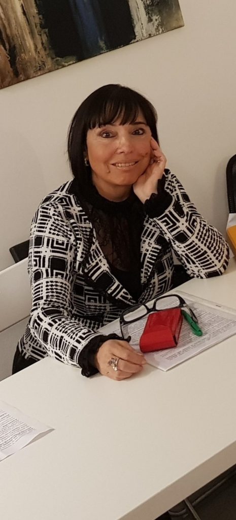 Daniela Alibrandi, il commissario Rosco torna nelle librerie, e guarda al mondo