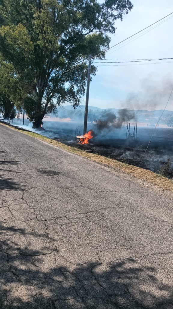 Cerveteri, vasto incendio divampato, su più fronti, su Via della Piscina