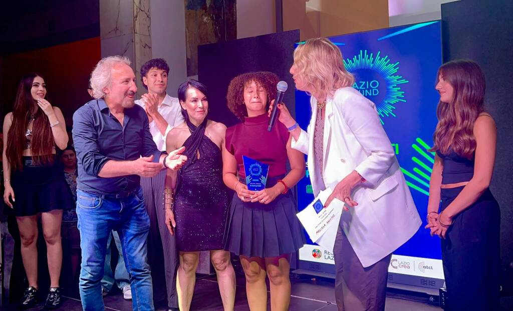 Melissa Salvino, giovane cantante di Cerveteri, ha vinto la finale della categoria “Interpreti” di LAZIOSound 2026