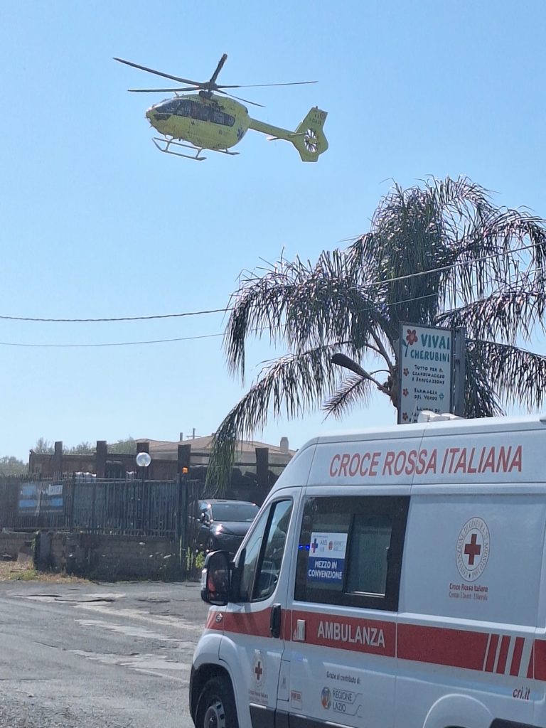 Cerveteri, incidente sulla Fontana Morella: scontro tra uno scooter e un'auto, interviene anche l'eliambulanza