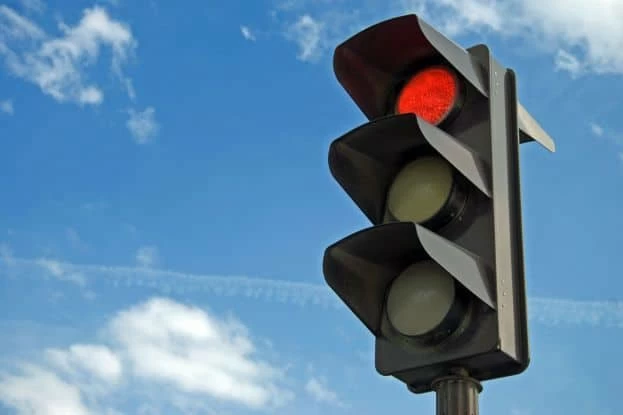 Marina di Cerveteri, semaforo spento da giorni sull’Aurelia. Paolacci chiede un intervento immediato