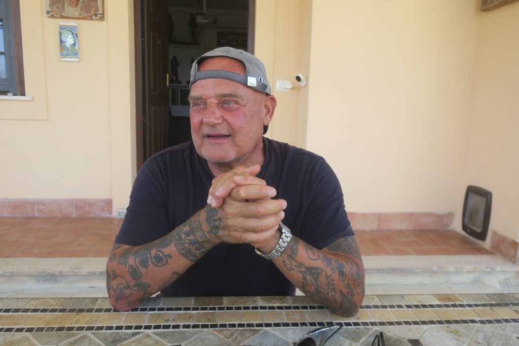 Cerveteri, Giuliano Gemma torna in piazza con un emozionante docufilm sulla sua vita. L’intervista a Roberto Di Berardino