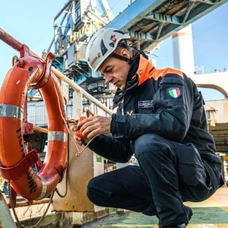 Giro di vite sui traghetti a Civitavecchia: la Guardia Costiera individua anomalie e denuncia due navi per fumi tossici