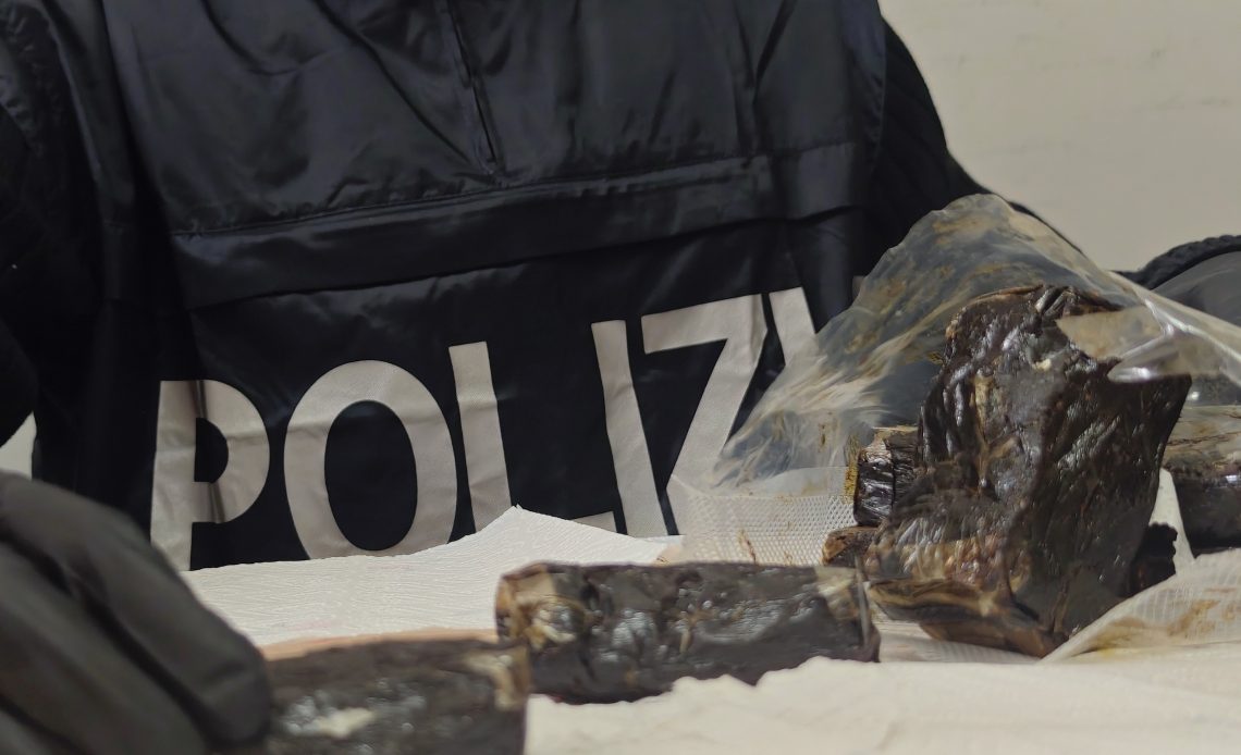 Fiumicino, arrestato 38enne per droga: inseguimento in scooter e a piedi