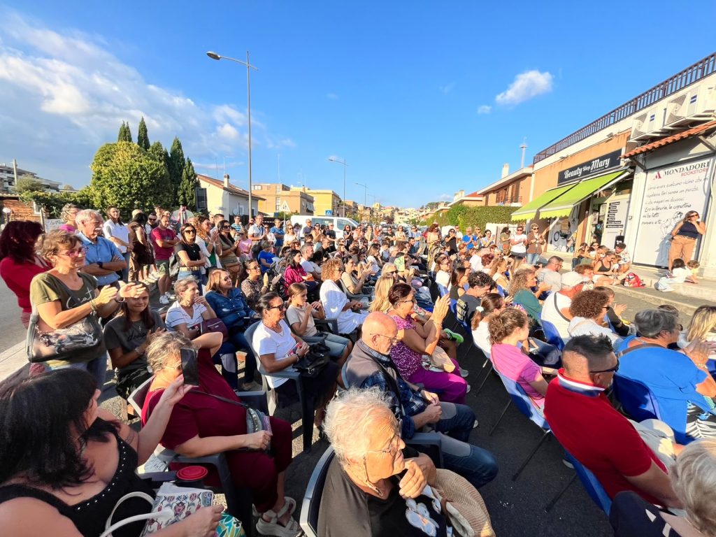 Cerveteri, più di 200 persone per Vincenzo Schettini